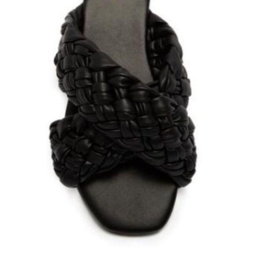 !! NEW !! Braided Slide Sandals in Black - Picture 3 of 4
